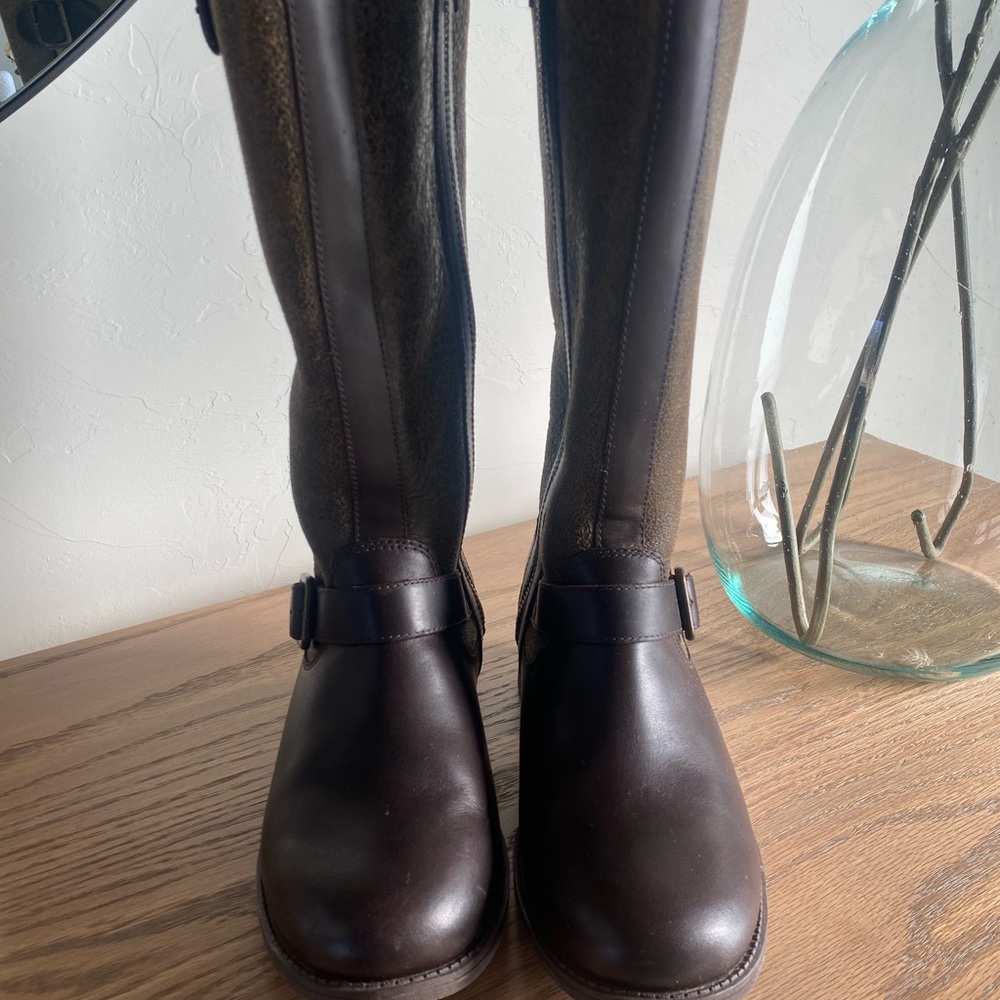 Tall Ugg boots brand new never worn
